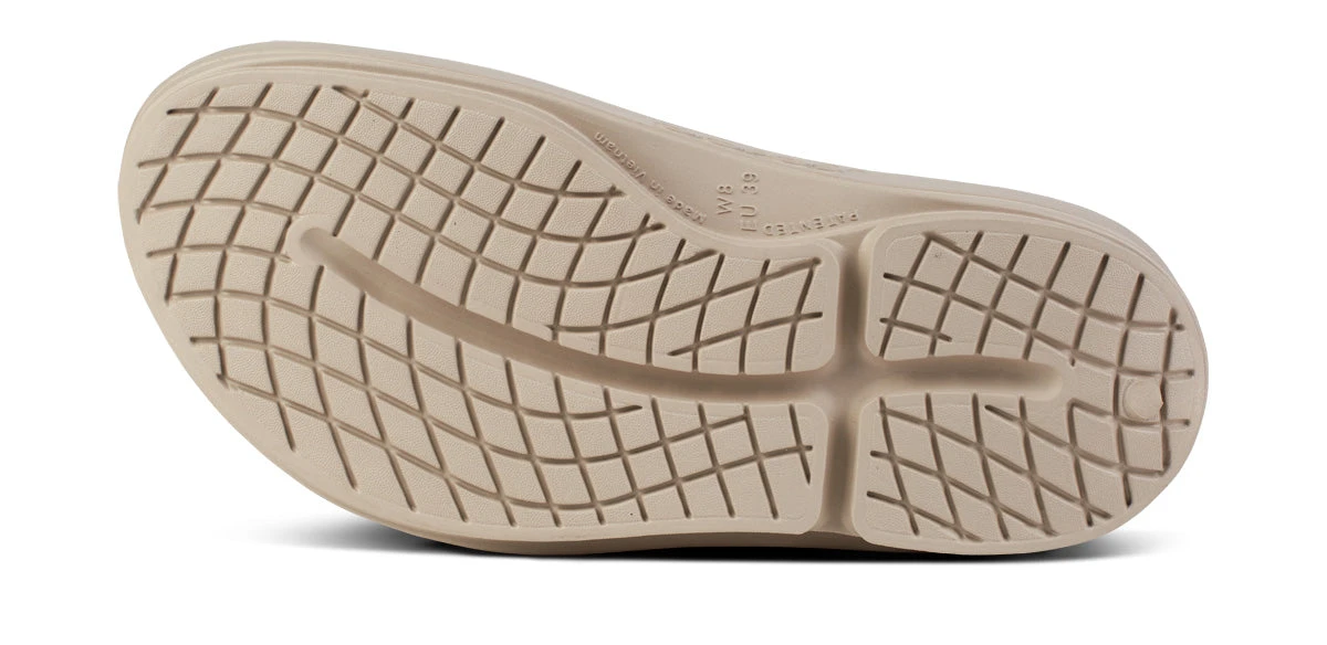 OOfos Women's OOmega OOahh Sandal - Nomad 10 OOfos Women's OOmega OOahh Sandal - Nomad - Image 10