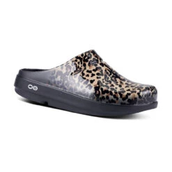 OOFOS Women's OOcloog Limited Edition - Leopard