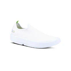 OOFOS Women's OOmg EeZee Low - White