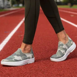 OOFOS Women's OOmg EeZee Low - Green Camo -OOfos Store 3 05514.1643906022