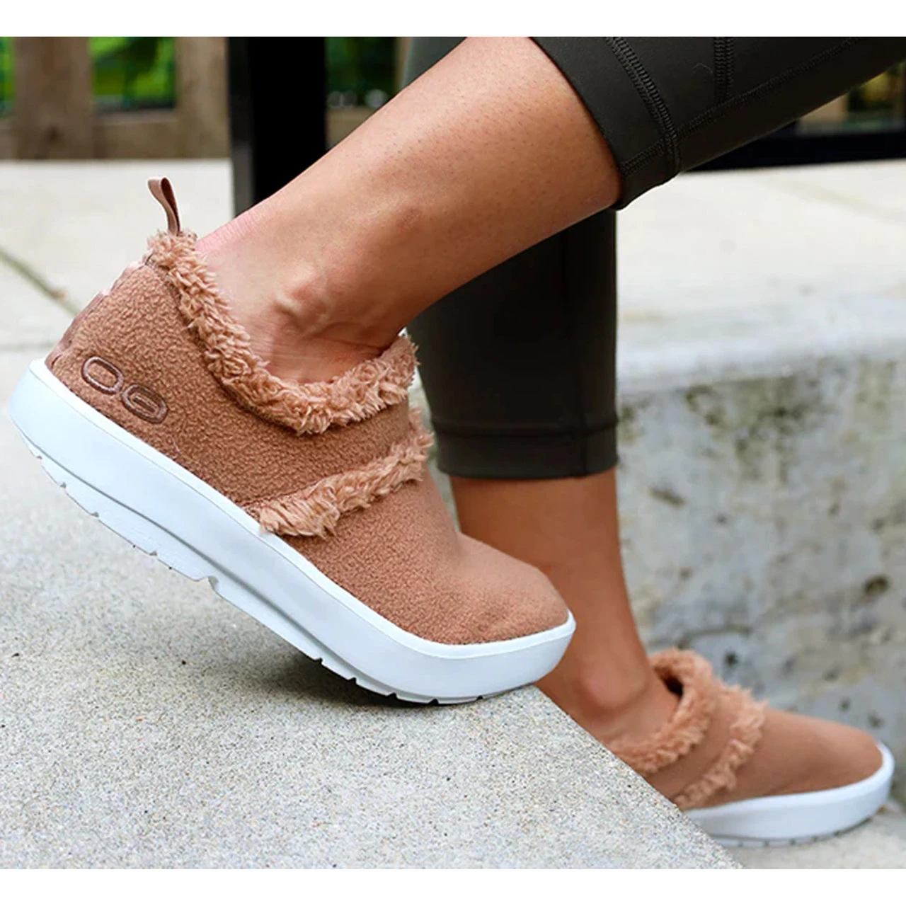 OOFOS Women's Oocoozie Low Shoe - Chestnut 8 OOFOS Women's Oocoozie Low Shoe - Chestnut - Image 8