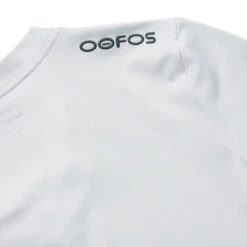 OOfos Women's COOl Down V Neck - Light Gray Heather 11 OOfos Women's COOl Down V Neck - Light Gray Heather -OOfos Store 8100LTGRYHEA Shot04