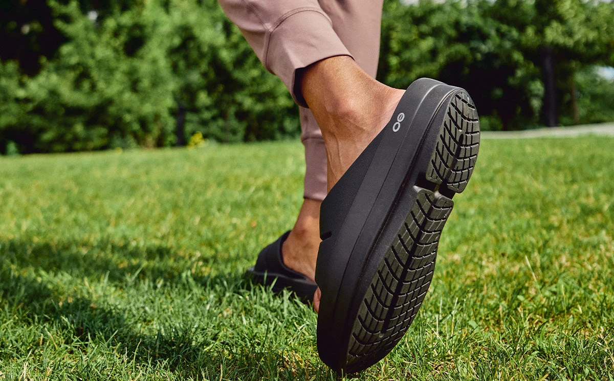 OOfos Women's OOmega OOahh Sandal - Black 3 OOfos Women's OOmega OOahh Sandal - Black - Image 3