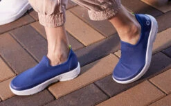 OOfos Women's OOmg EeZee Low Shoe - Navy -OOfos Store Women s Navy eeZee 1