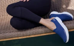 OOfos Women's OOmg EeZee Low Shoe - Navy -OOfos Store Women s Navy eeZee 2