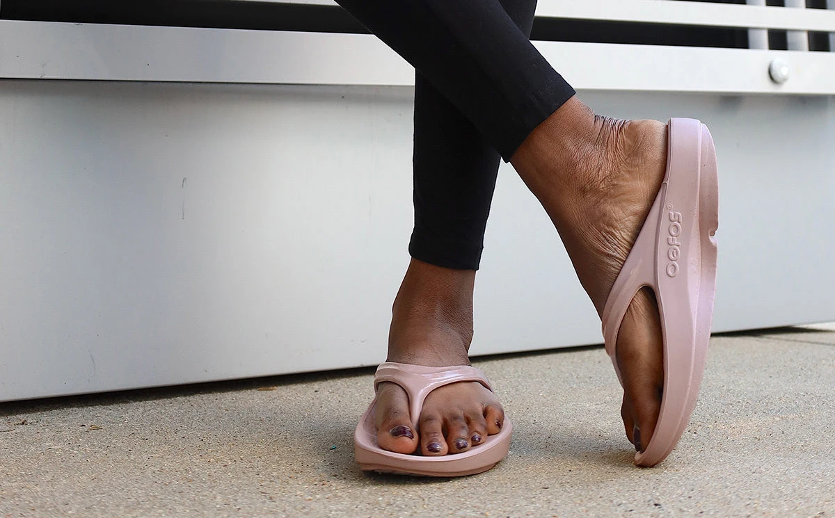 OOfos Women's OOlala Sandal - Stardust 5 OOfos Women's OOlala Sandal - Stardust - Image 5