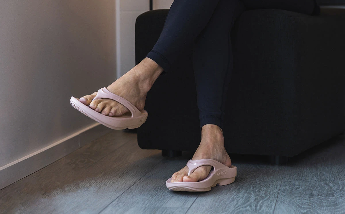 OOfos Women's OOlala Sandal - Stardust 4 OOfos Women's OOlala Sandal - Stardust - Image 4